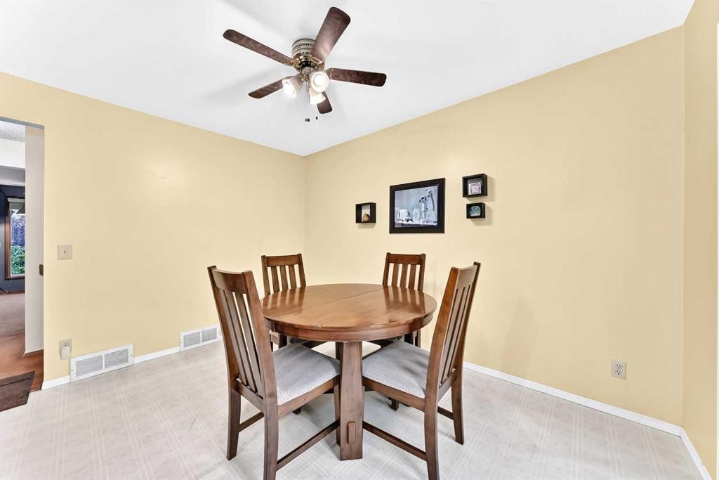 4008 46 Street Sw, Calgary, AB - Indoor Photo Showing Dining Room