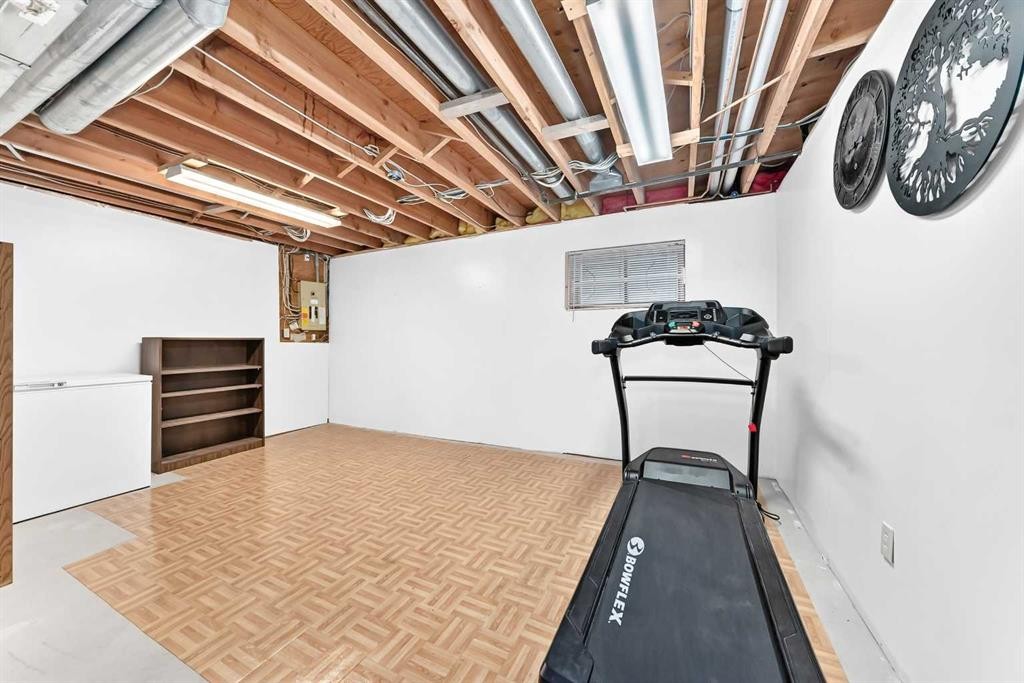 4008 46 Street Sw, Calgary, AB - Indoor Photo Showing Basement