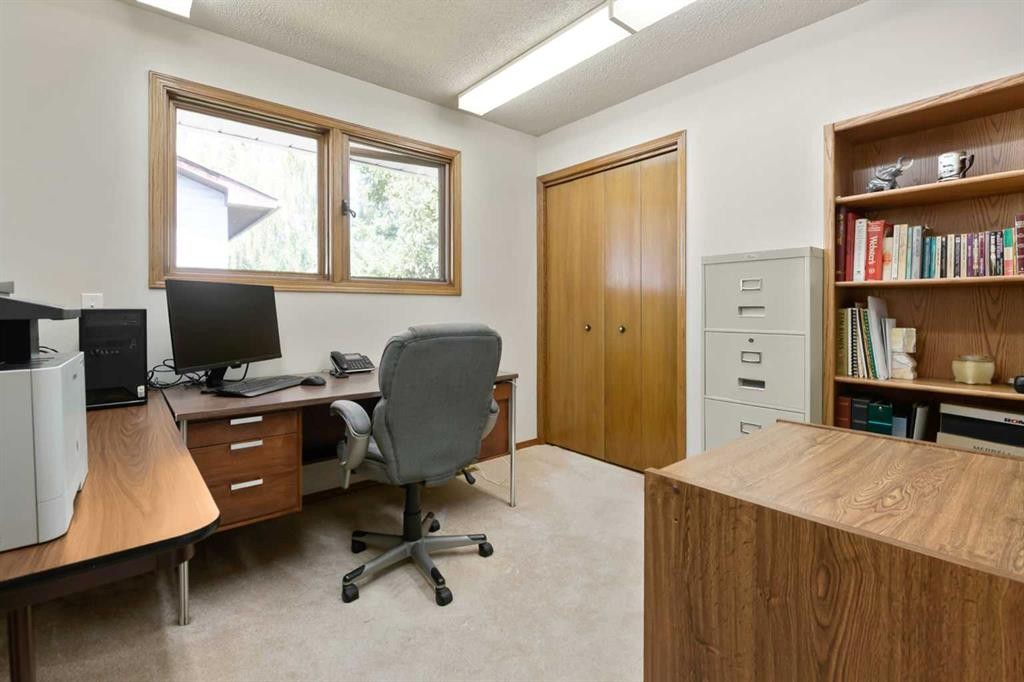 308 Canniff Place Sw, Calgary, AB - Indoor Photo Showing Office