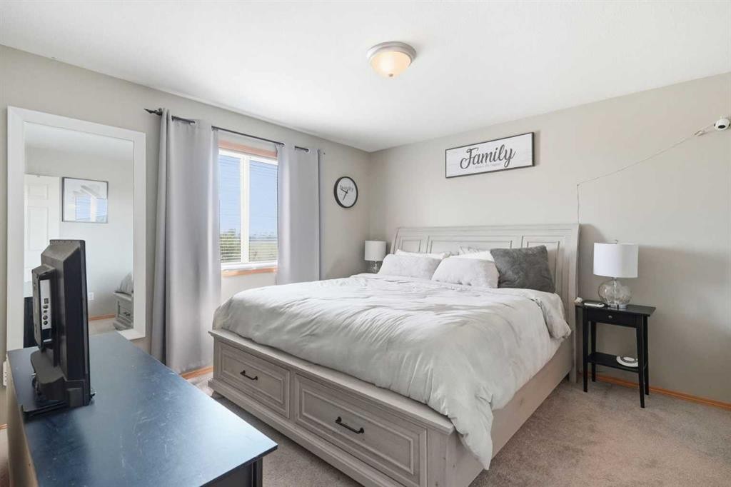 138 Somerglen Common Sw, Calgary, AB - Indoor Photo Showing Bedroom