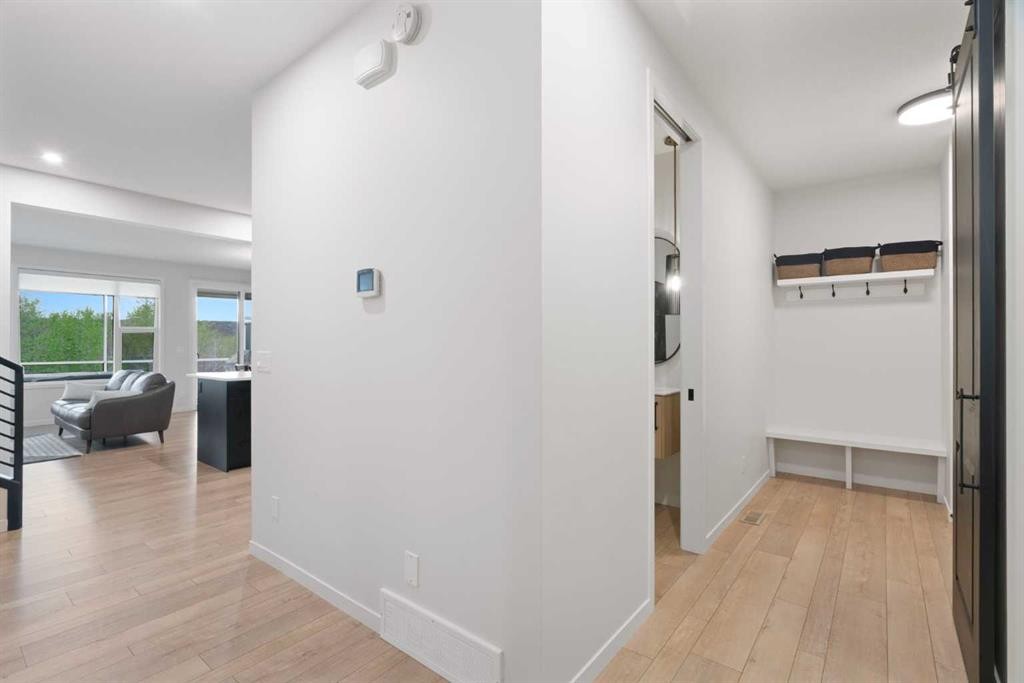 500 Cranbrook Gardens Se, Calgary, AB - Indoor Photo Showing Other Room