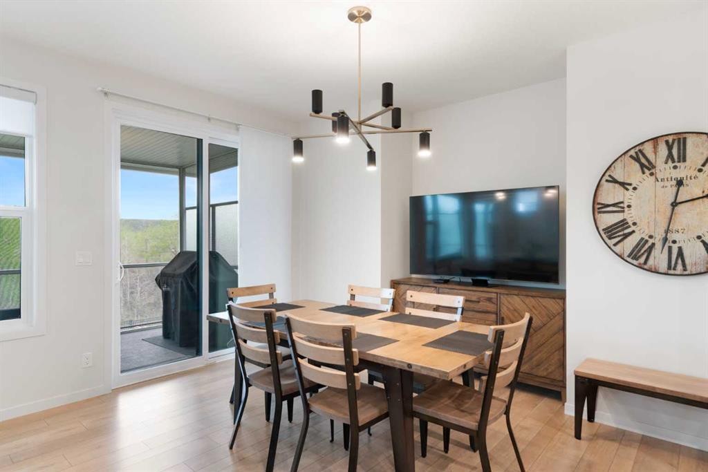 500 Cranbrook Gardens Se, Calgary, AB - Indoor Photo Showing Dining Room
