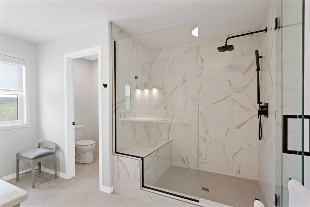 500 Cranbrook Gardens Se, Calgary, AB - Indoor