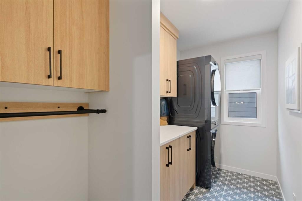 500 Cranbrook Gardens Se, Calgary, AB - Indoor Photo Showing Laundry Room