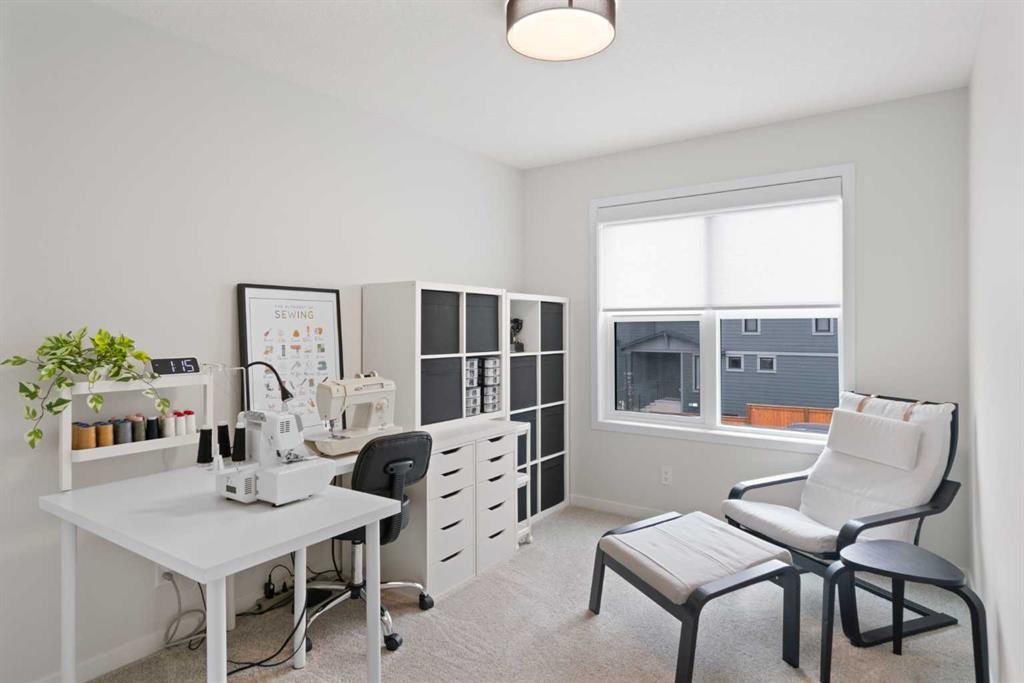 500 Cranbrook Gardens Se, Calgary, AB - Indoor Photo Showing Office