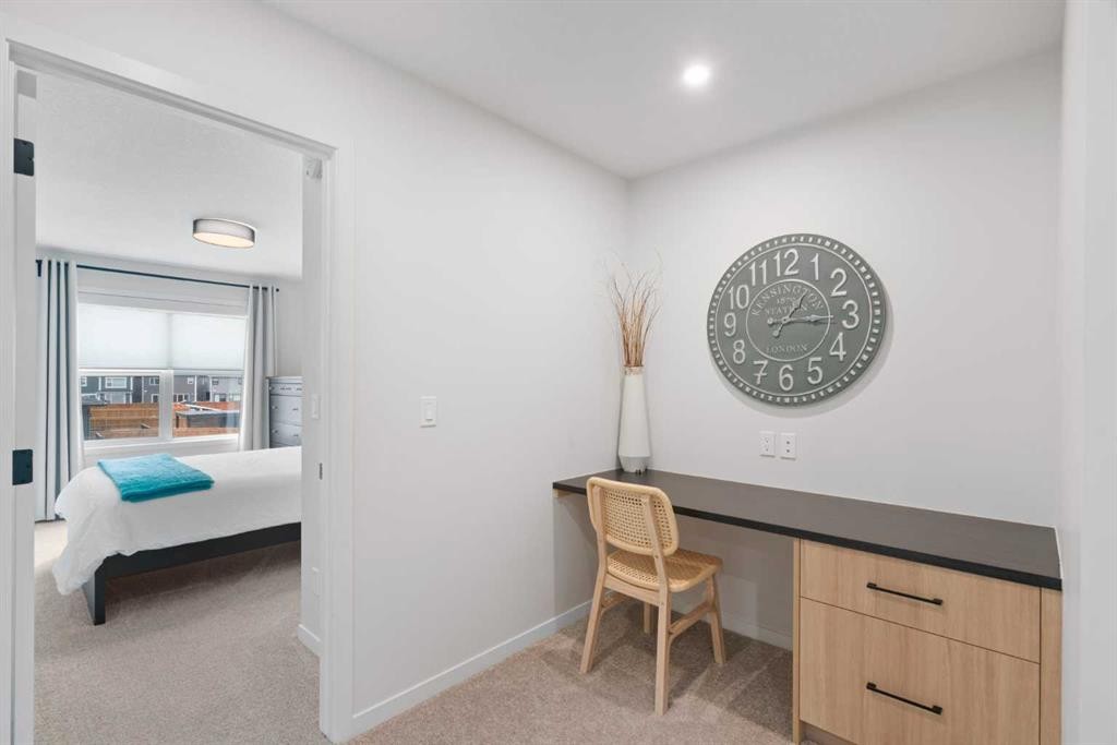 500 Cranbrook Gardens Se, Calgary, AB - Indoor