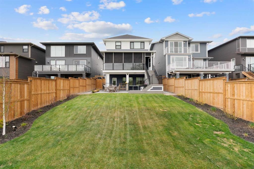 500 Cranbrook Gardens Se, Calgary, AB - Outdoor