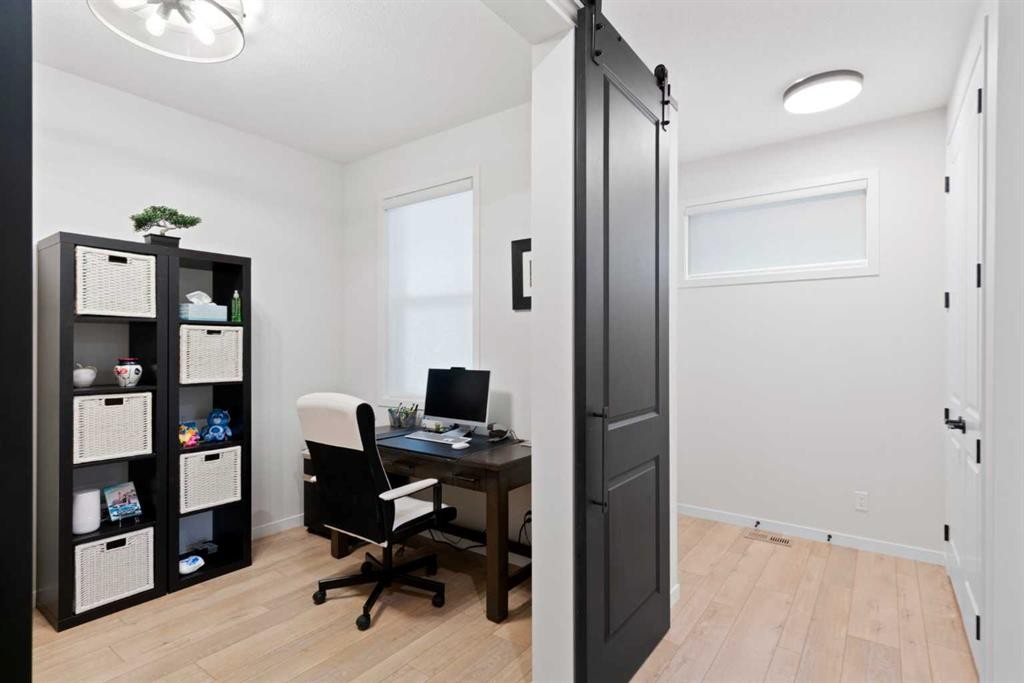 500 Cranbrook Gardens Se, Calgary, AB - Indoor Photo Showing Office