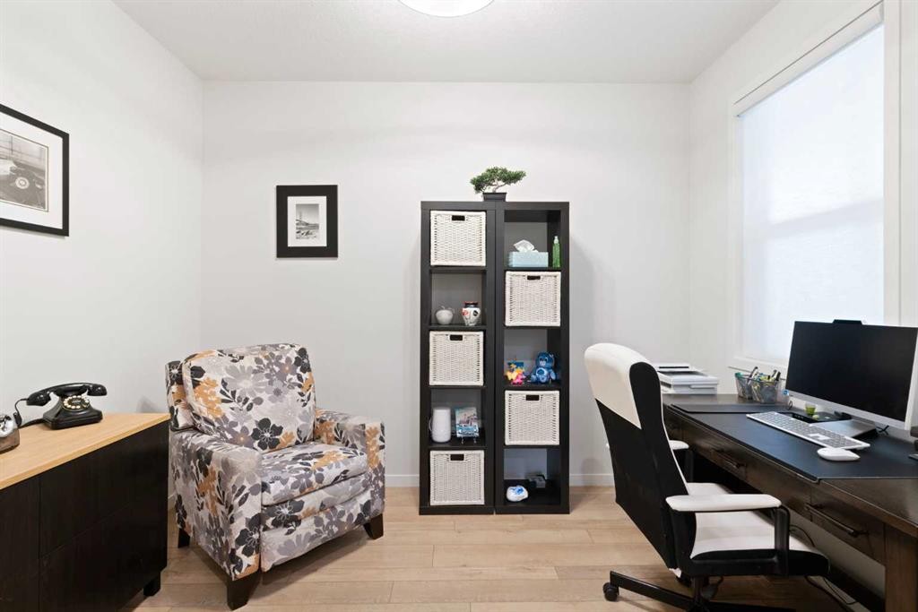 500 Cranbrook Gardens Se, Calgary, AB - Indoor Photo Showing Office
