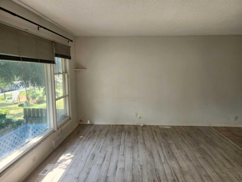 2408 23 Avenue Sw, Calgary, AB - Indoor Photo Showing Other Room