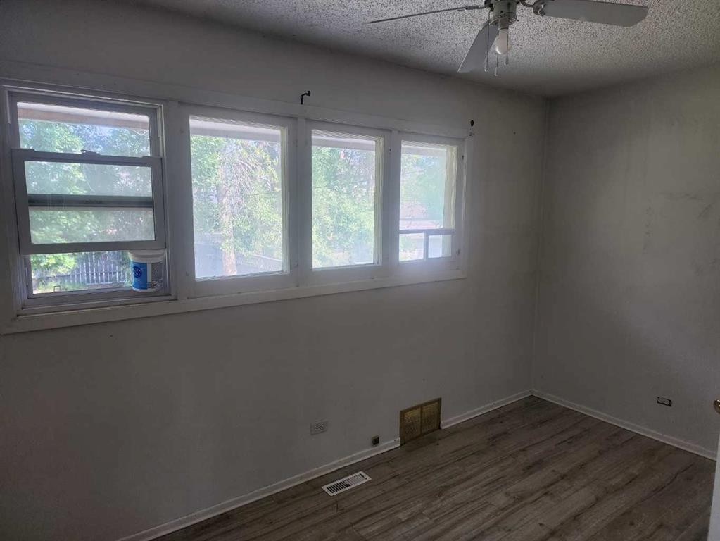 2408 23 Avenue Sw, Calgary, AB - Indoor Photo Showing Other Room