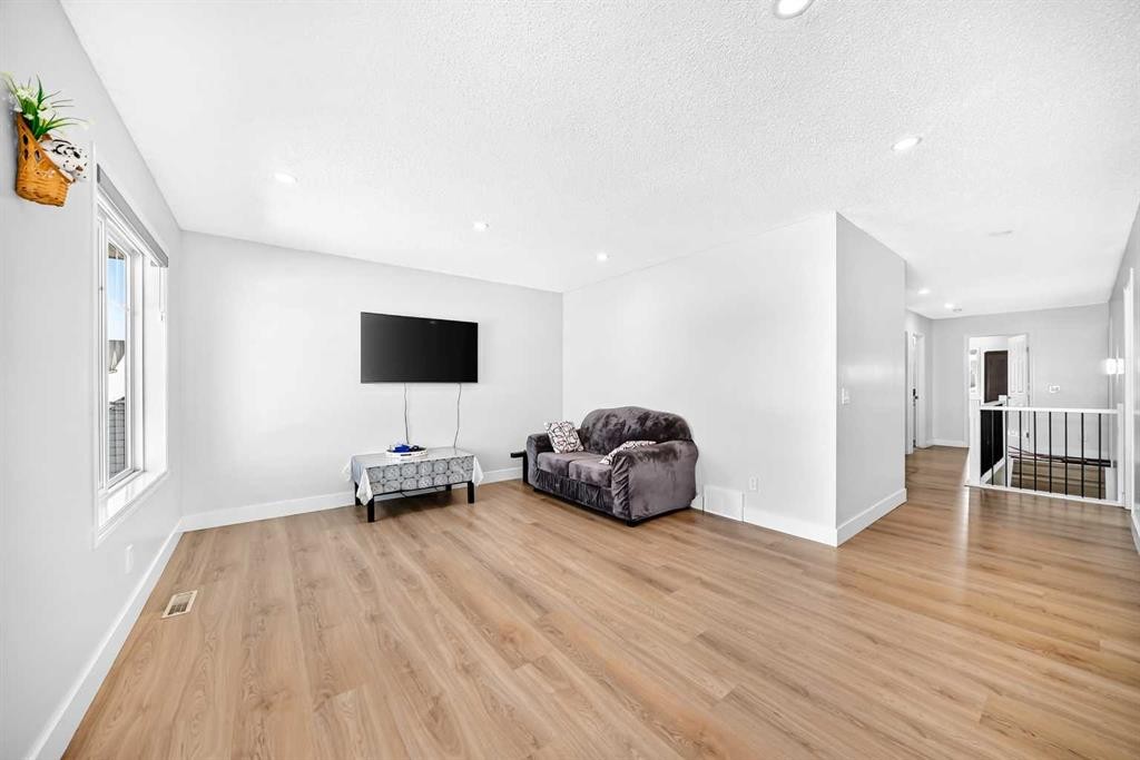 218 Saddlefield Place Ne, Calgary, AB - Indoor