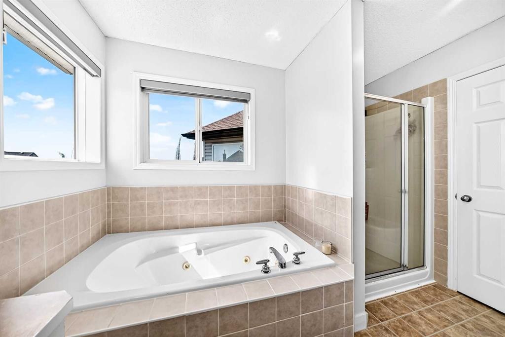 218 Saddlefield Place Ne, Calgary, AB - Indoor Photo Showing Bathroom