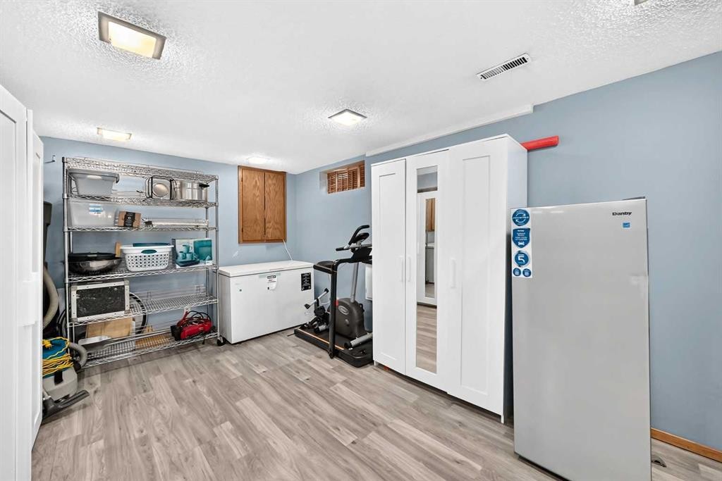 617 Whitewood Road Ne, Calgary, AB - Indoor
