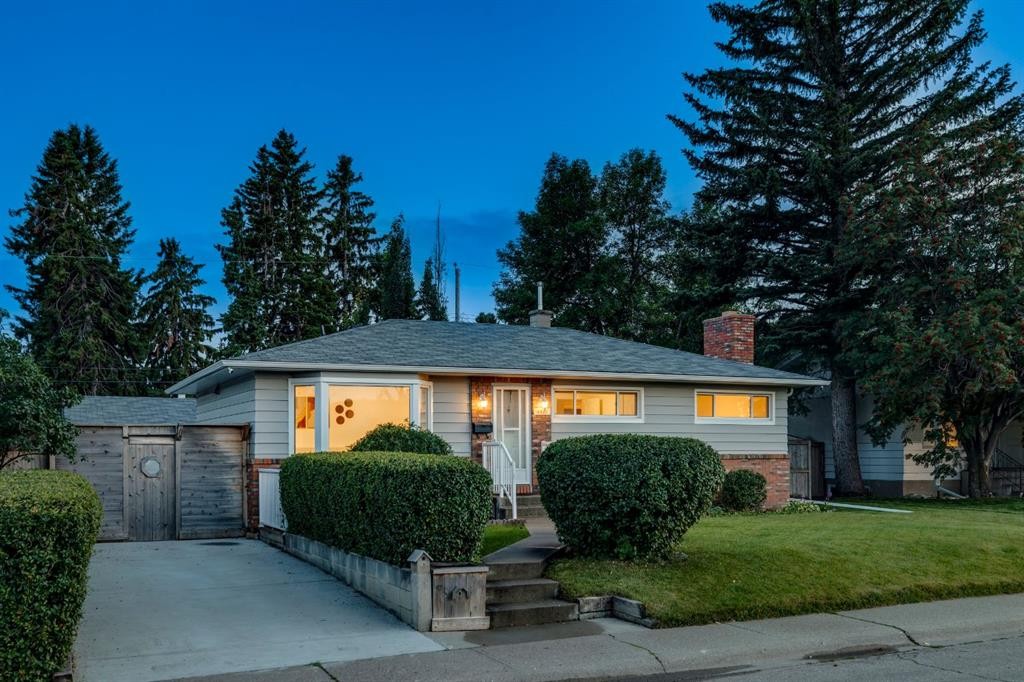4927 10 Avenue Sw, Calgary, AB - Outdoor With Facade