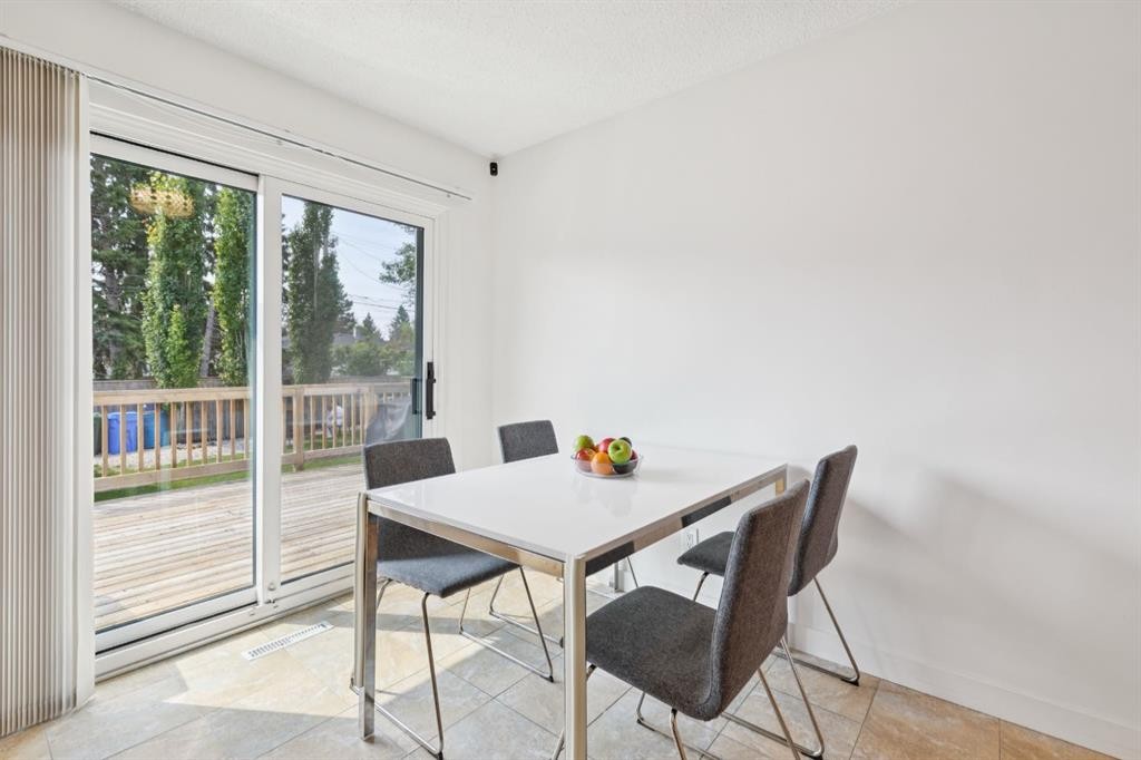 4927 10 Avenue Sw, Calgary, AB - Indoor Photo Showing Dining Room