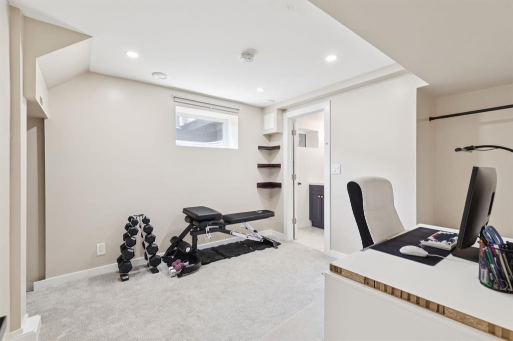 4927 10 Avenue Sw, Calgary, AB - Indoor