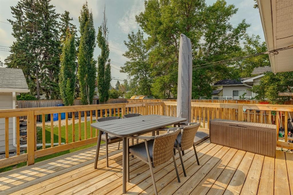 4927 10 Avenue Sw, Calgary, AB - Outdoor With Deck Patio Veranda With Exterior
