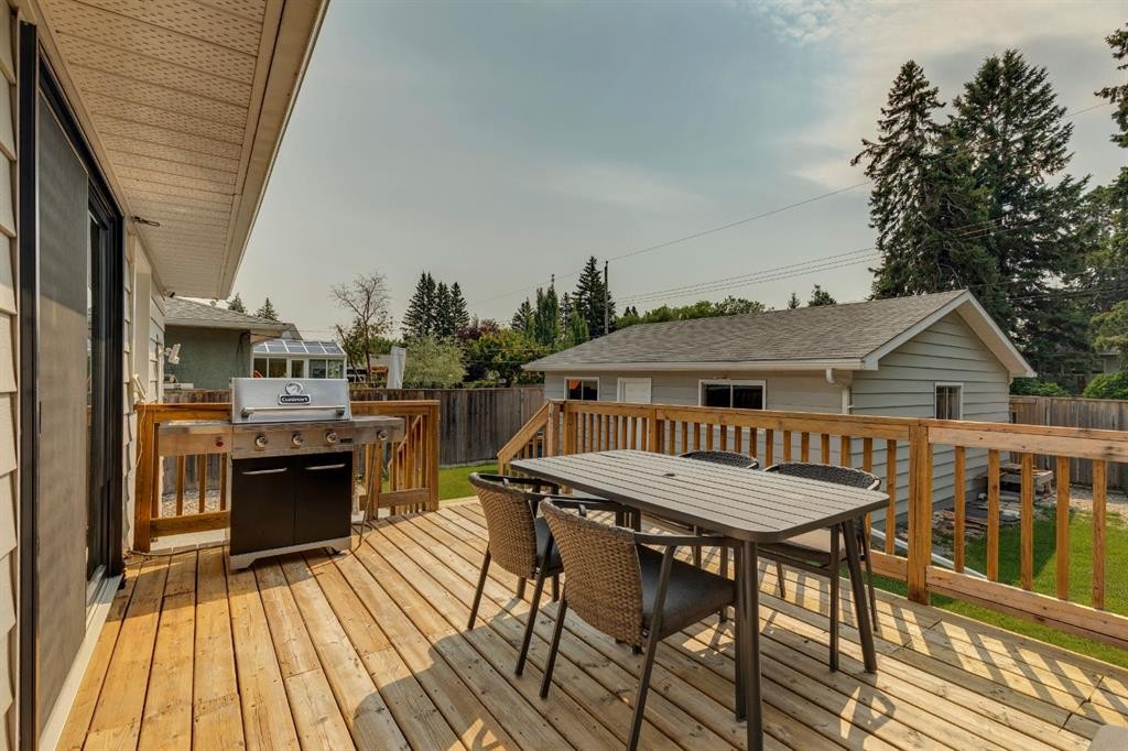 4927 10 Avenue Sw, Calgary, AB - Outdoor With Deck Patio Veranda With Exterior