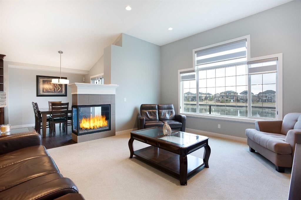 136 Rainbow Falls Glen, Chestermere, AB