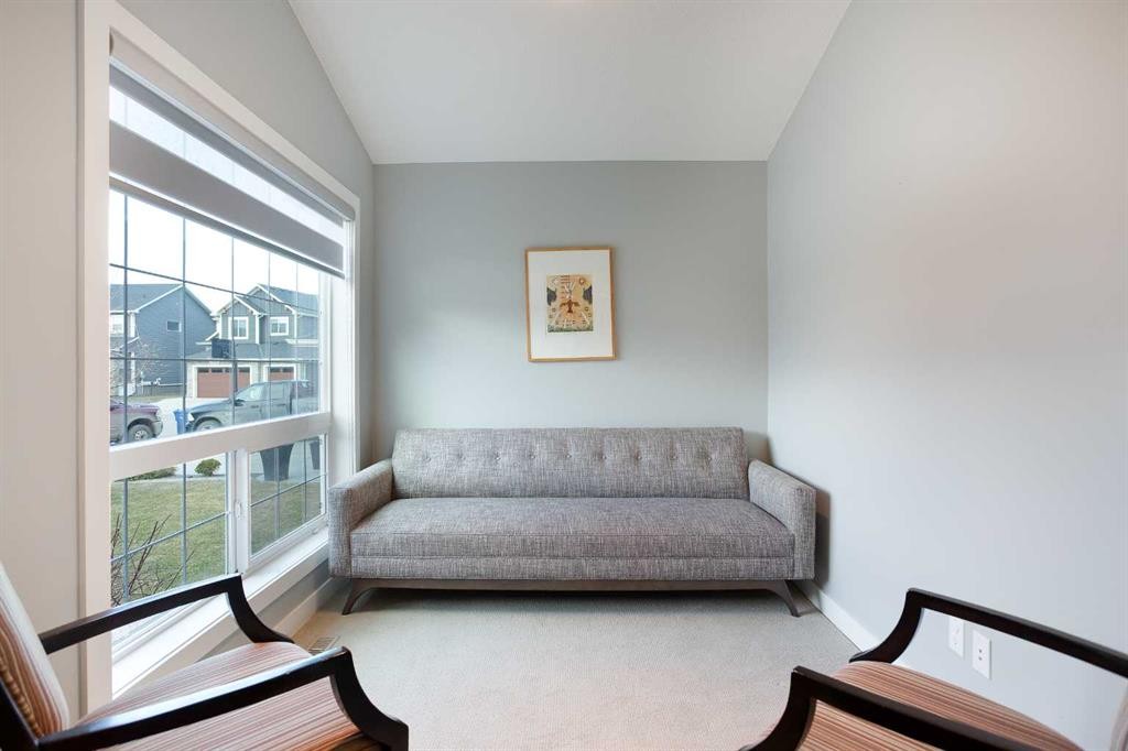 136 Rainbow Falls Glen, Chestermere, AB