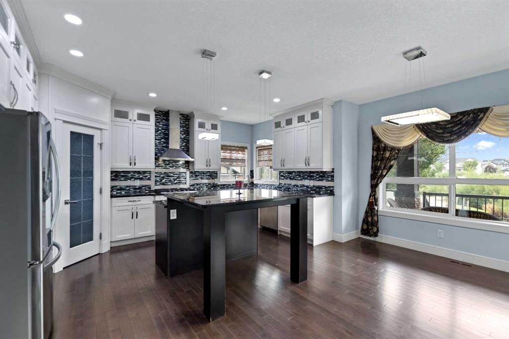 21 Saddlelake Lane Ne, Calgary, AB - Indoor Photo Showing Kitchen With Upgraded Kitchen