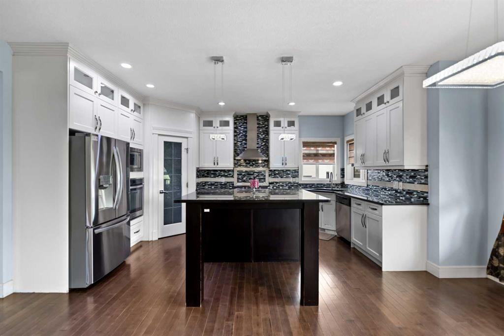 21 Saddlelake Lane Ne, Calgary, AB - Indoor Photo Showing Kitchen With Upgraded Kitchen