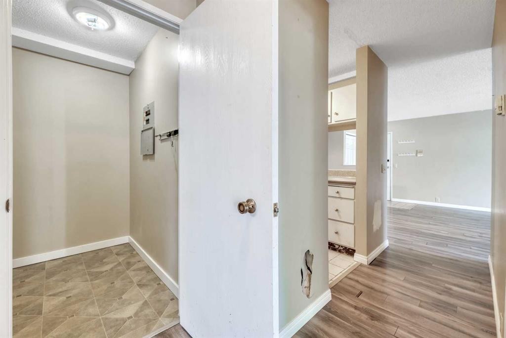 111-10120 Brookpark Boulevard Sw, Calgary, AB