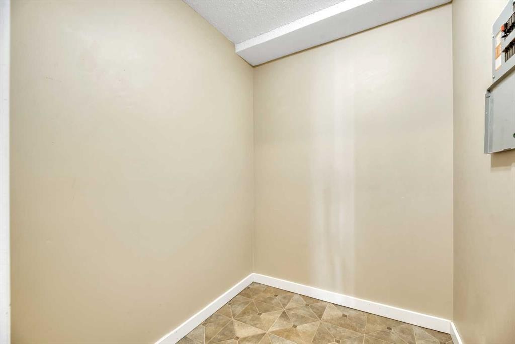 111-10120 Brookpark Boulevard Sw, Calgary, AB