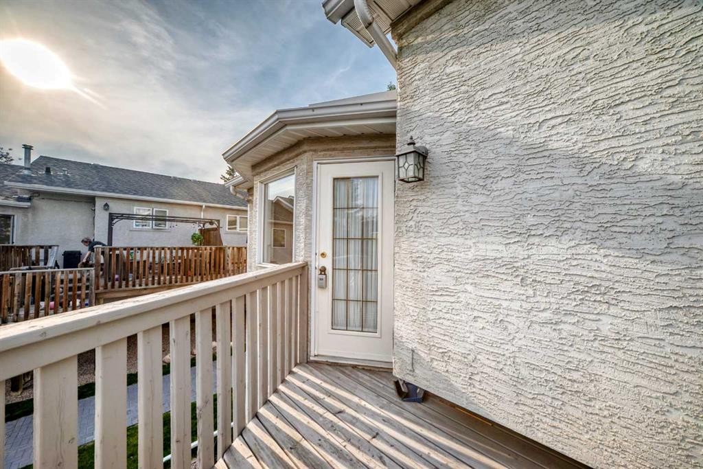23 Sunlake Gardens Se, Calgary, AB - Outdoor With Deck Patio Veranda With Exterior