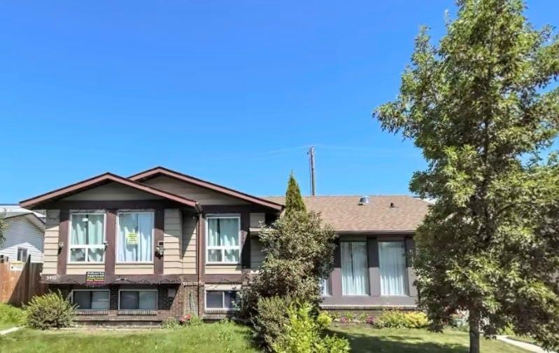 5410 Temple Road Ne, Calgary, AB - Outdoor With Facade