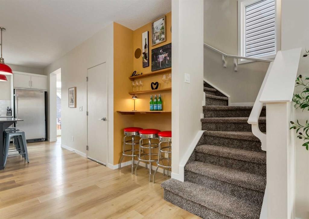 71 Seton Gardens Se, Calgary, AB - Indoor Photo Showing Other Room