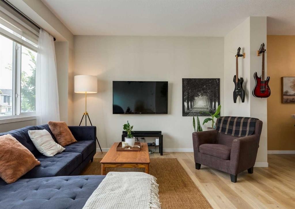 71 Seton Gardens Se, Calgary, AB - Indoor Photo Showing Living Room