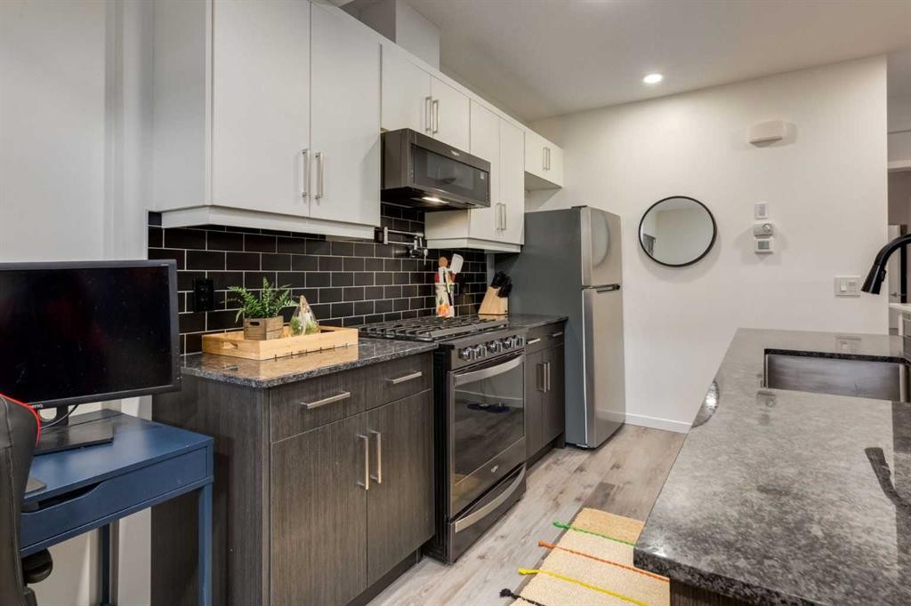 71 Seton Gardens Se, Calgary, AB - Indoor Photo Showing Kitchen