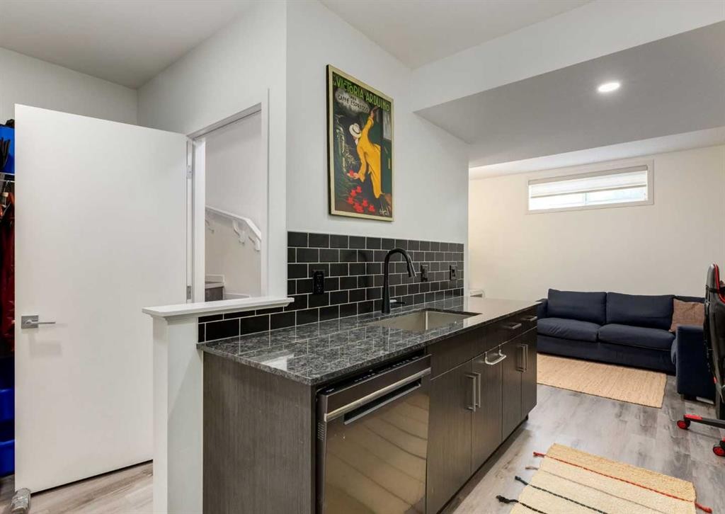 71 Seton Gardens Se, Calgary, AB - Indoor
