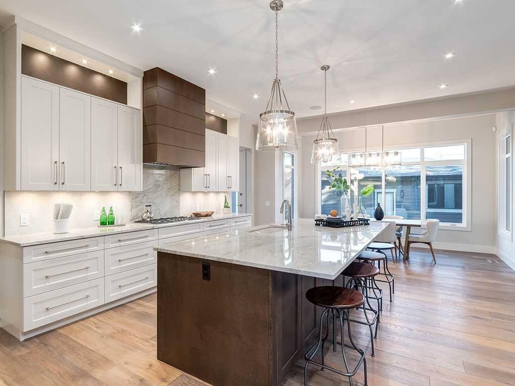 3308 Rutland Road Sw, Calgary, AB - Indoor Photo Showing Kitchen With Upgraded Kitchen