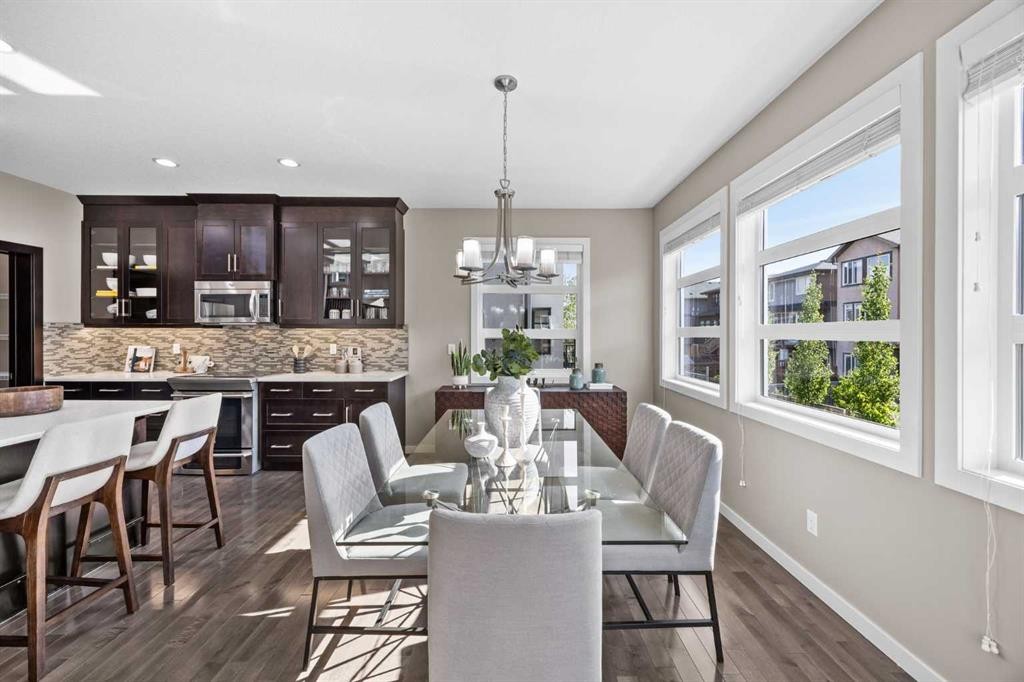 29 Aspen Summit Point Sw, Calgary, AB - Indoor Photo Showing Dining Room