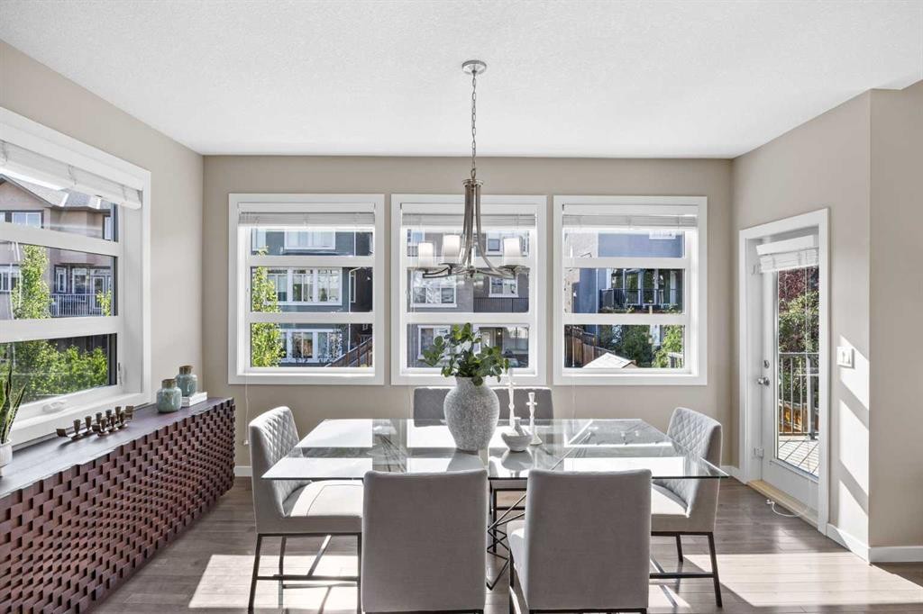 29 Aspen Summit Point Sw, Calgary, AB - Indoor Photo Showing Dining Room