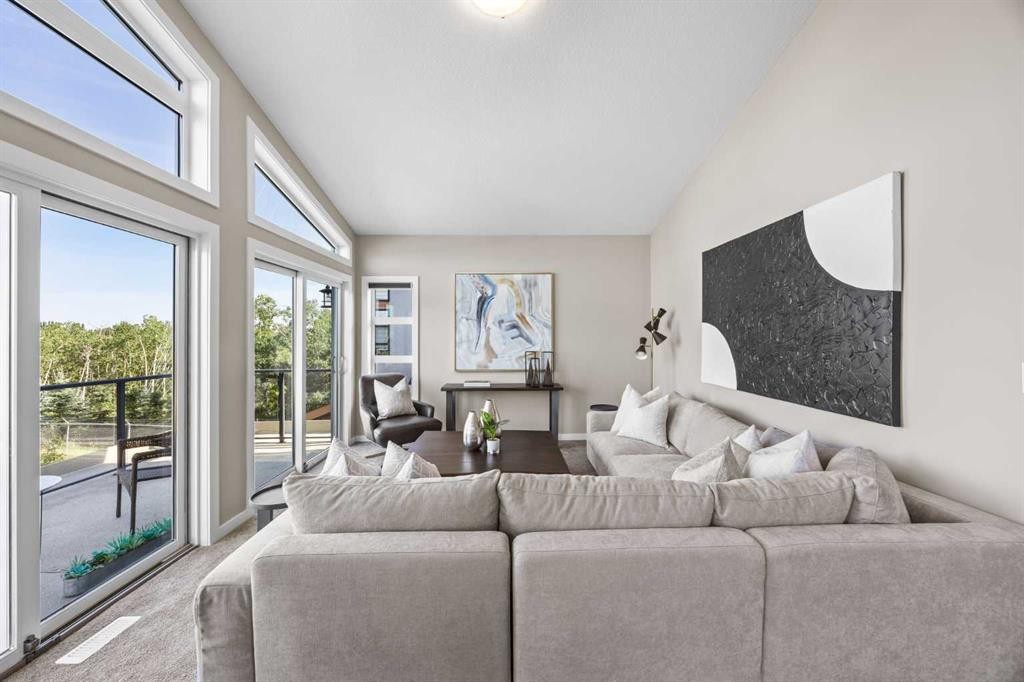 29 Aspen Summit Point Sw, Calgary, AB - Indoor Photo Showing Living Room