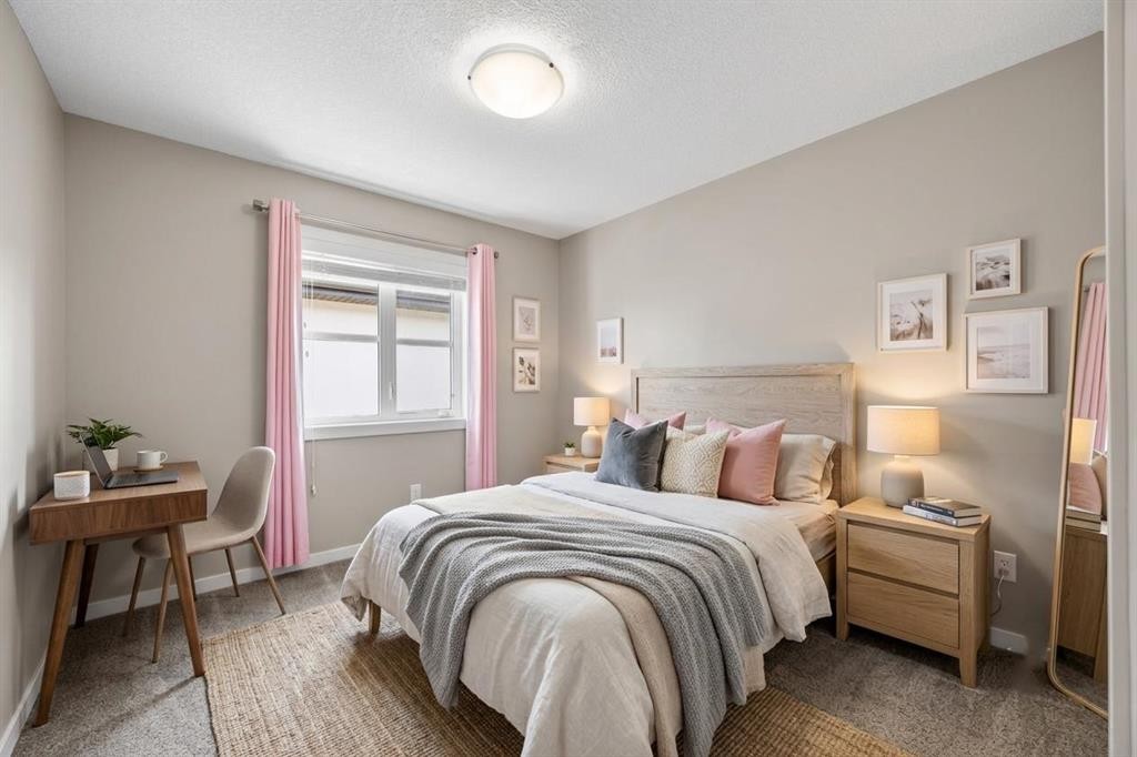 29 Aspen Summit Point Sw, Calgary, AB - Indoor Photo Showing Bedroom