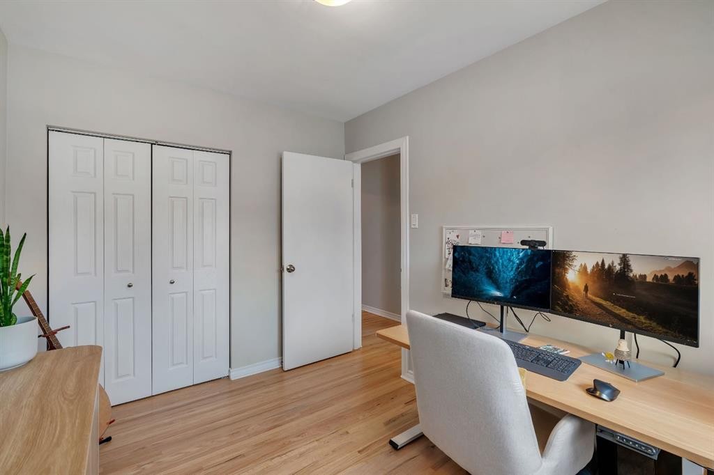254 Hendon Drive Nw, Calgary, AB - Indoor Photo Showing Office