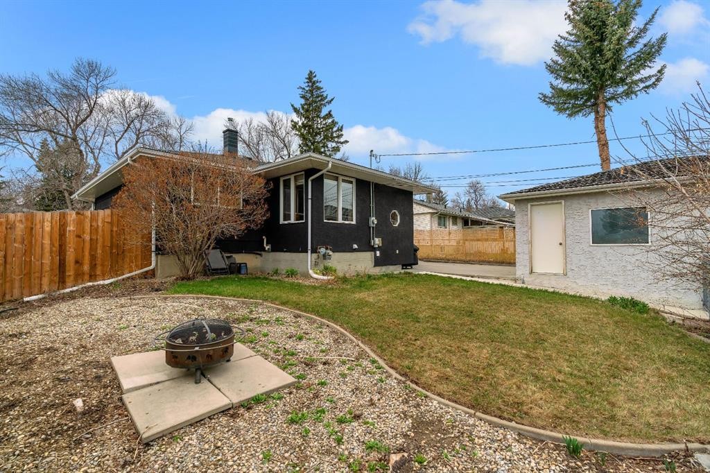 254 Hendon Drive Nw, Calgary, AB - Outdoor