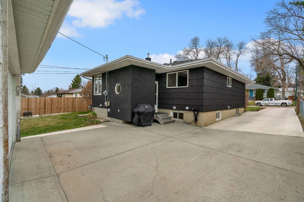 254 Hendon Drive Nw, Calgary, AB - Outdoor With Exterior