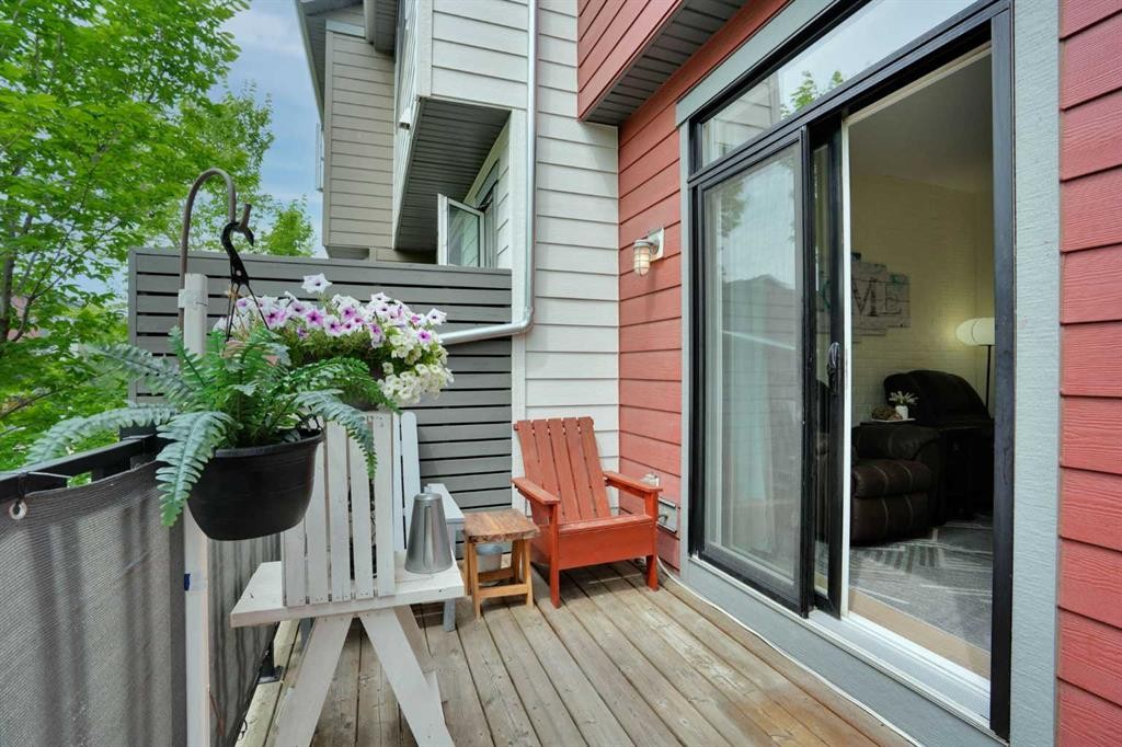 984 Walden Drive Se, Calgary, AB - Outdoor With Deck Patio Veranda With Exterior