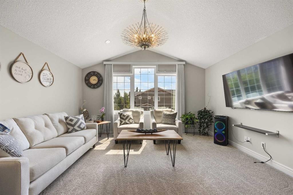 183 Aspen Acres Manor Sw, Calgary, AB - Indoor Photo Showing Living Room