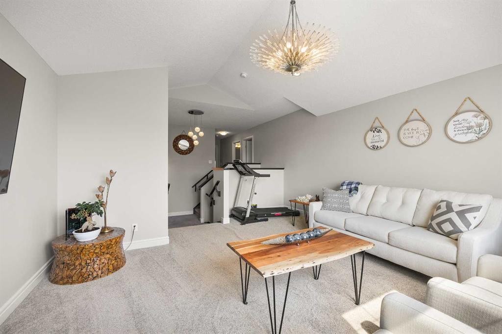 183 Aspen Acres Manor Sw, Calgary, AB - Indoor Photo Showing Living Room
