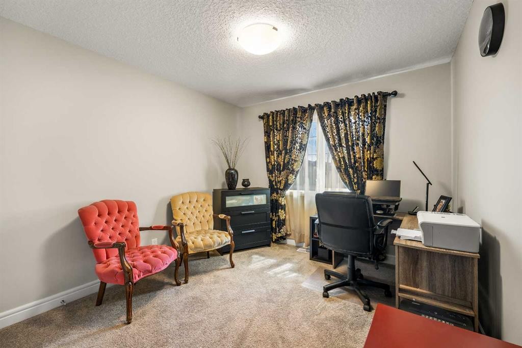 183 Aspen Acres Manor Sw, Calgary, AB - Indoor Photo Showing Office