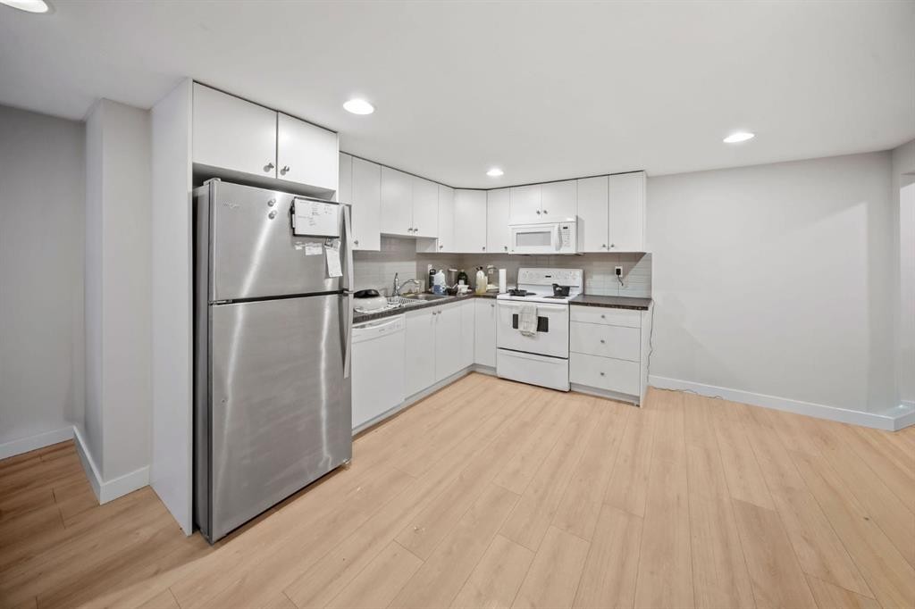 703 Millar Road Ne, Calgary, AB - Indoor Photo Showing Kitchen