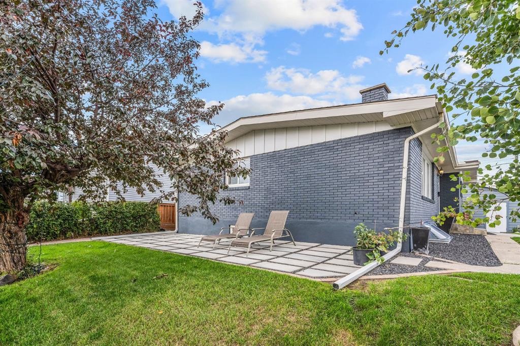 703 Millar Road Ne, Calgary, AB - Outdoor