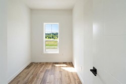 101-156 park Street Cochrane, AB T4C 2B8